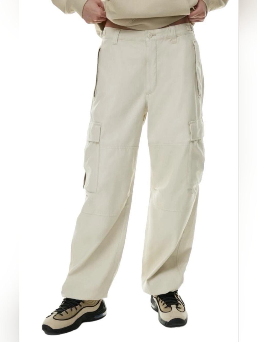 Aritzia TNA New Supply Cinchable Ankle Cargo Pants Light Birch 4